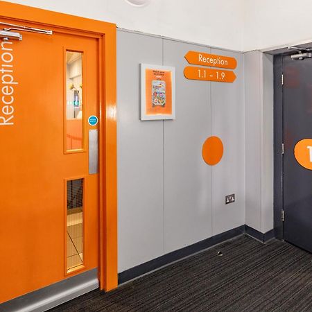 Easyhotel EDI Exteriér fotografie