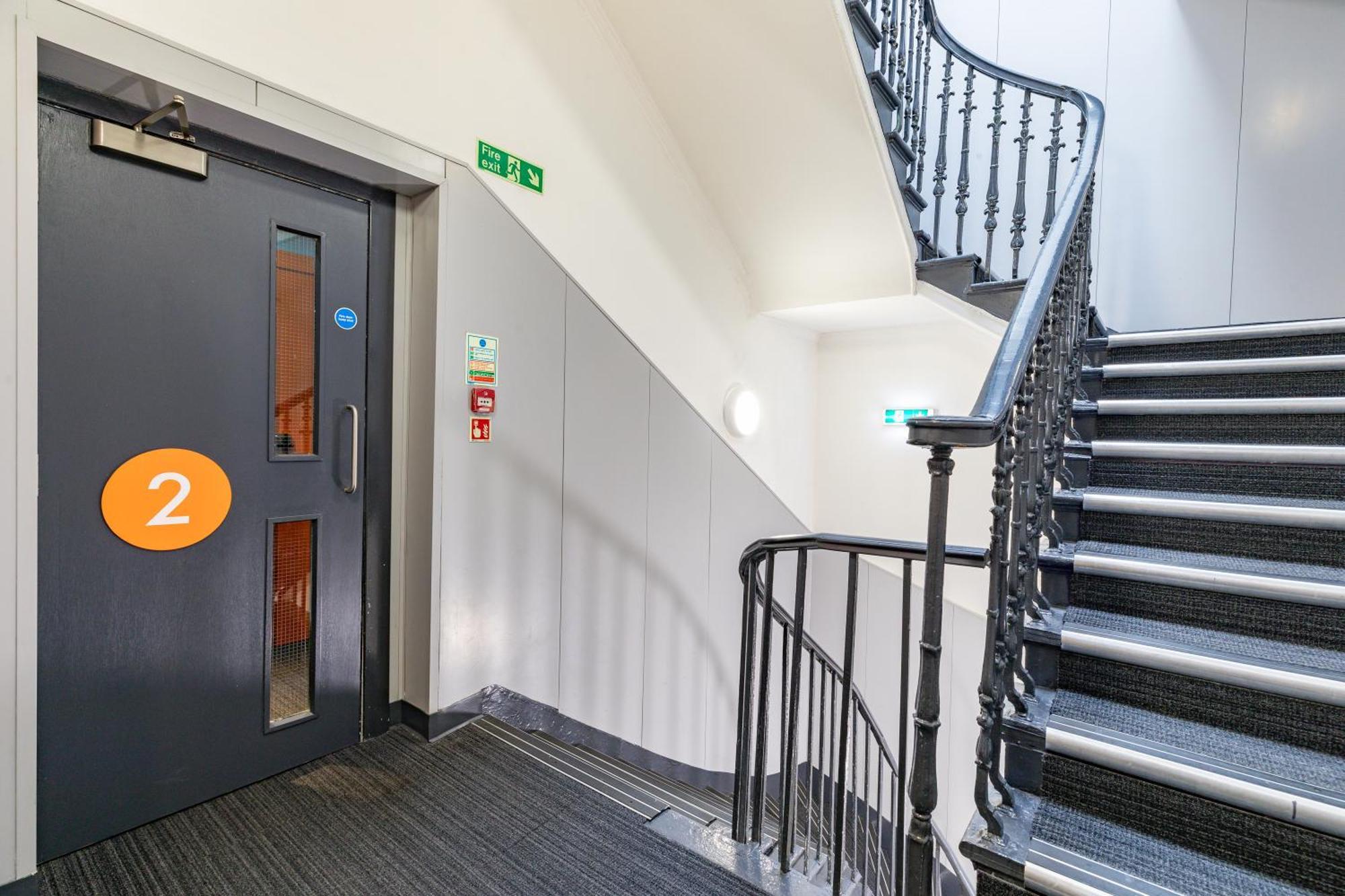 Easyhotel EDI Exteriér fotografie