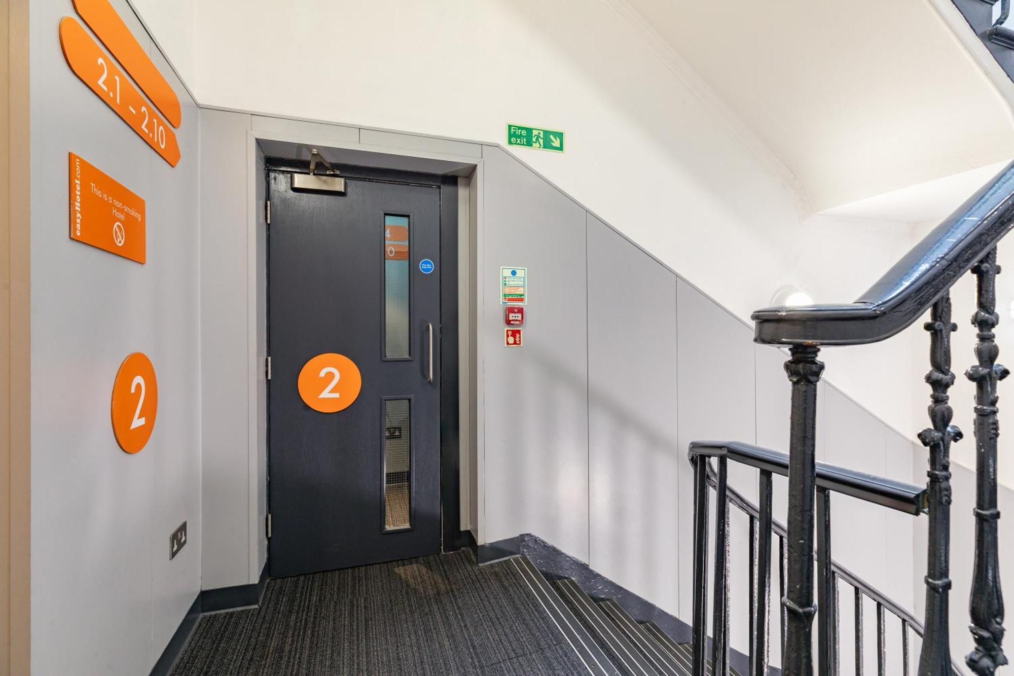 Easyhotel EDI Exteriér fotografie