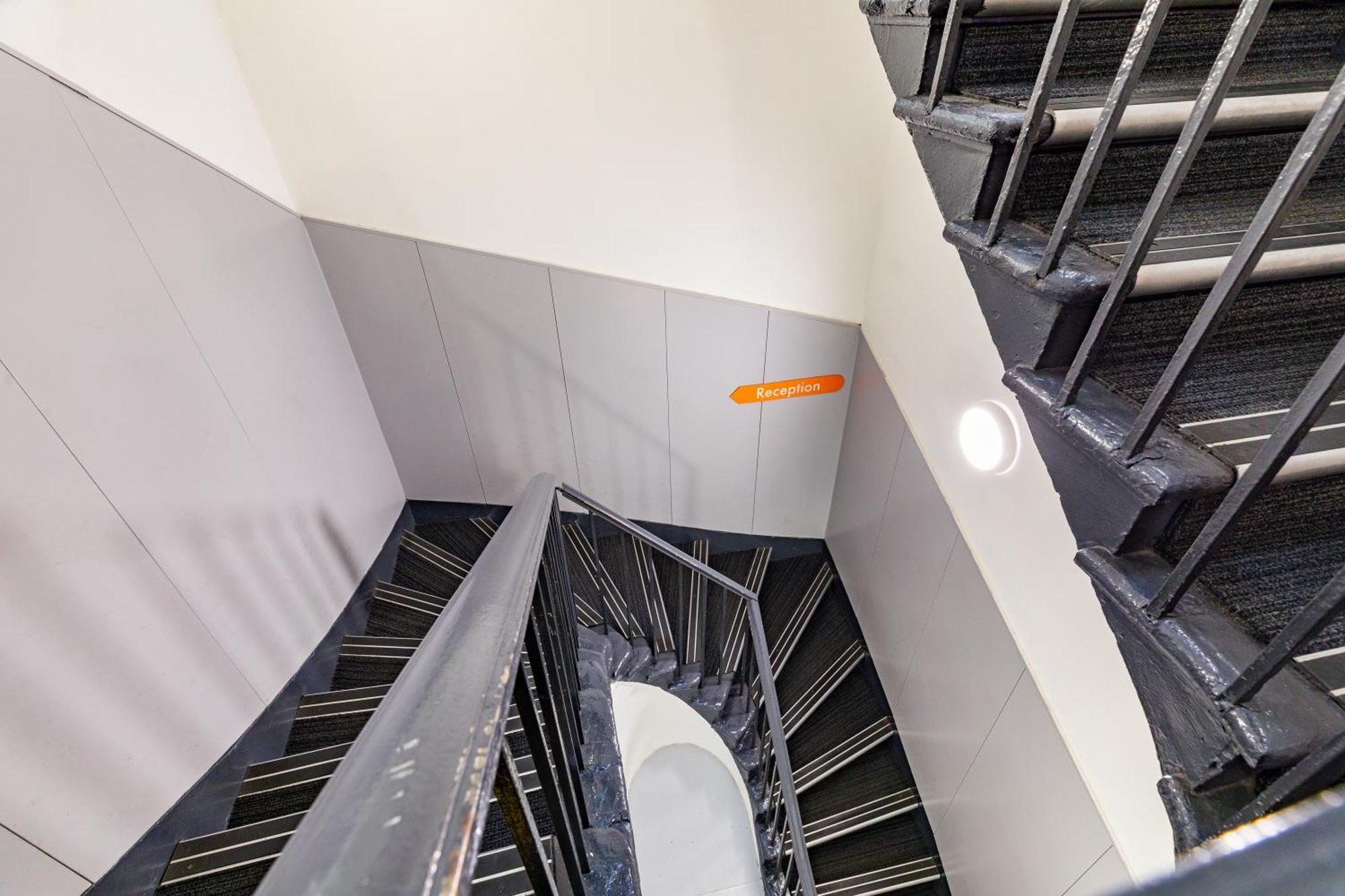 Easyhotel EDI Exteriér fotografie