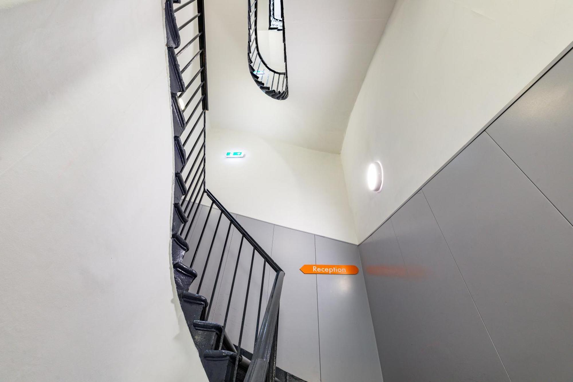 Easyhotel EDI Exteriér fotografie