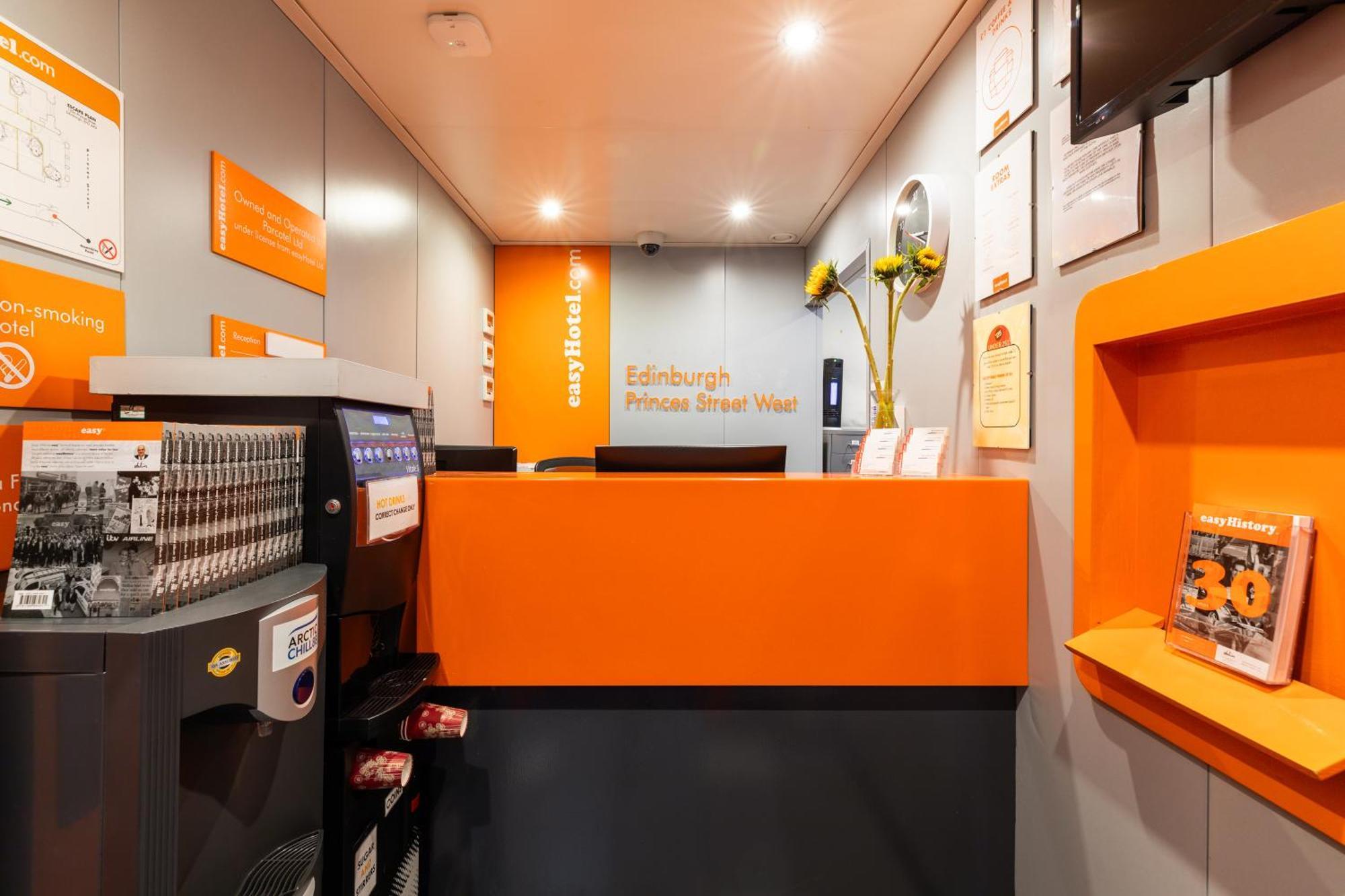 Easyhotel EDI Exteriér fotografie