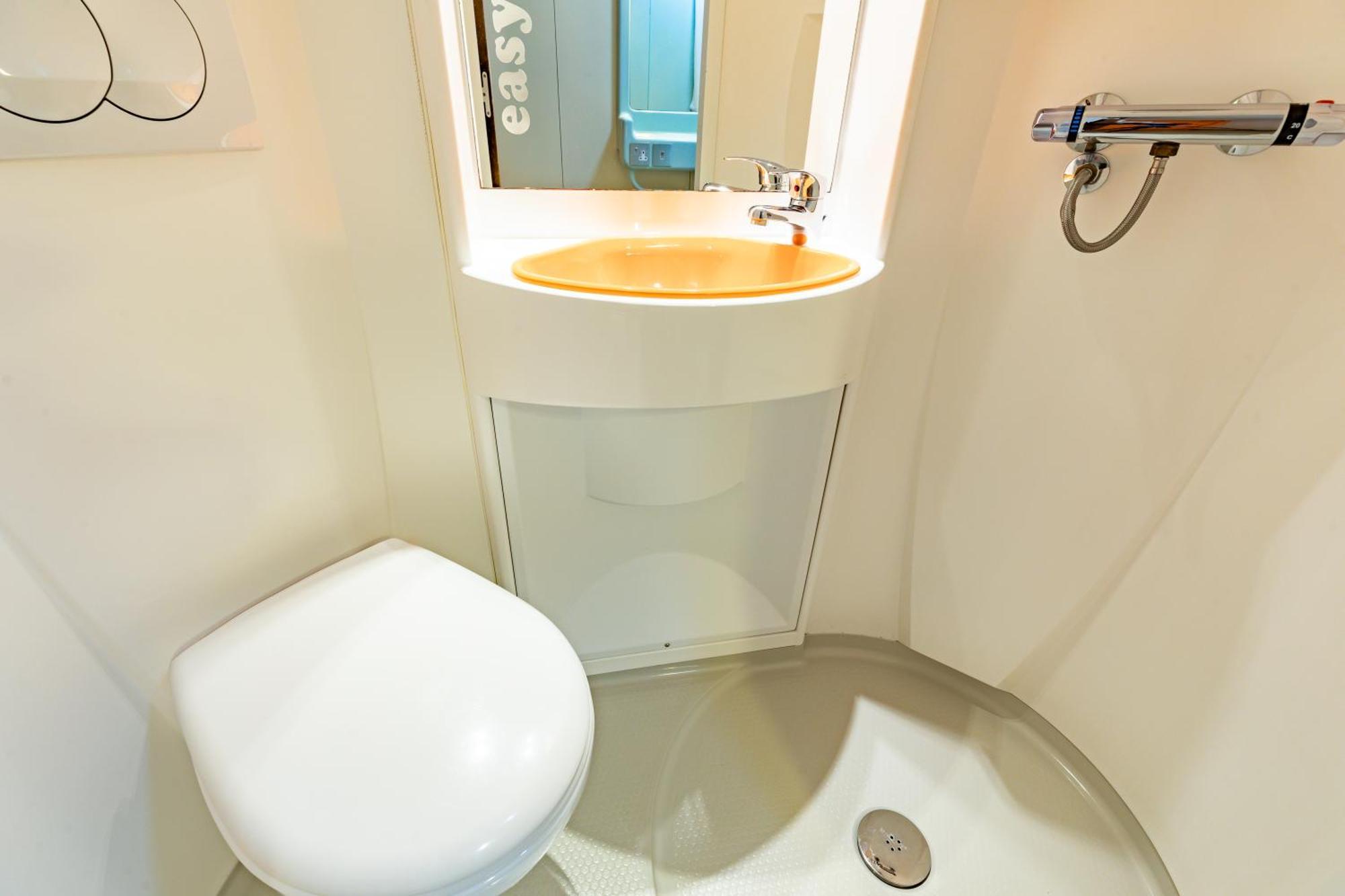 Easyhotel EDI Exteriér fotografie