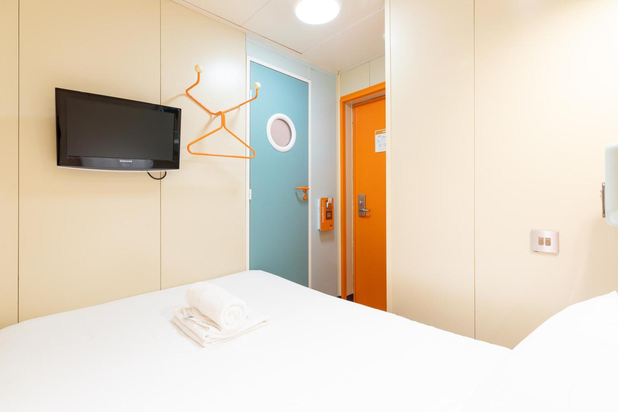 Easyhotel EDI Exteriér fotografie