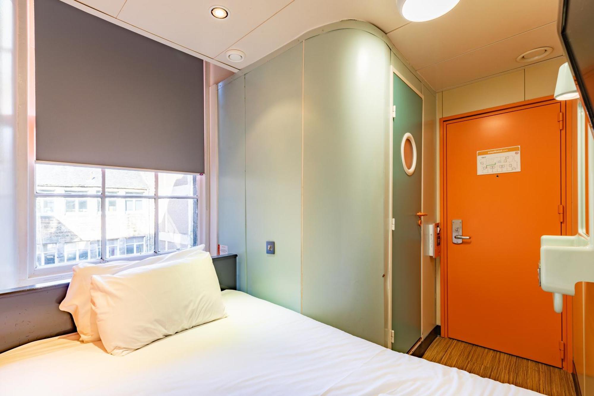 Easyhotel EDI Exteriér fotografie