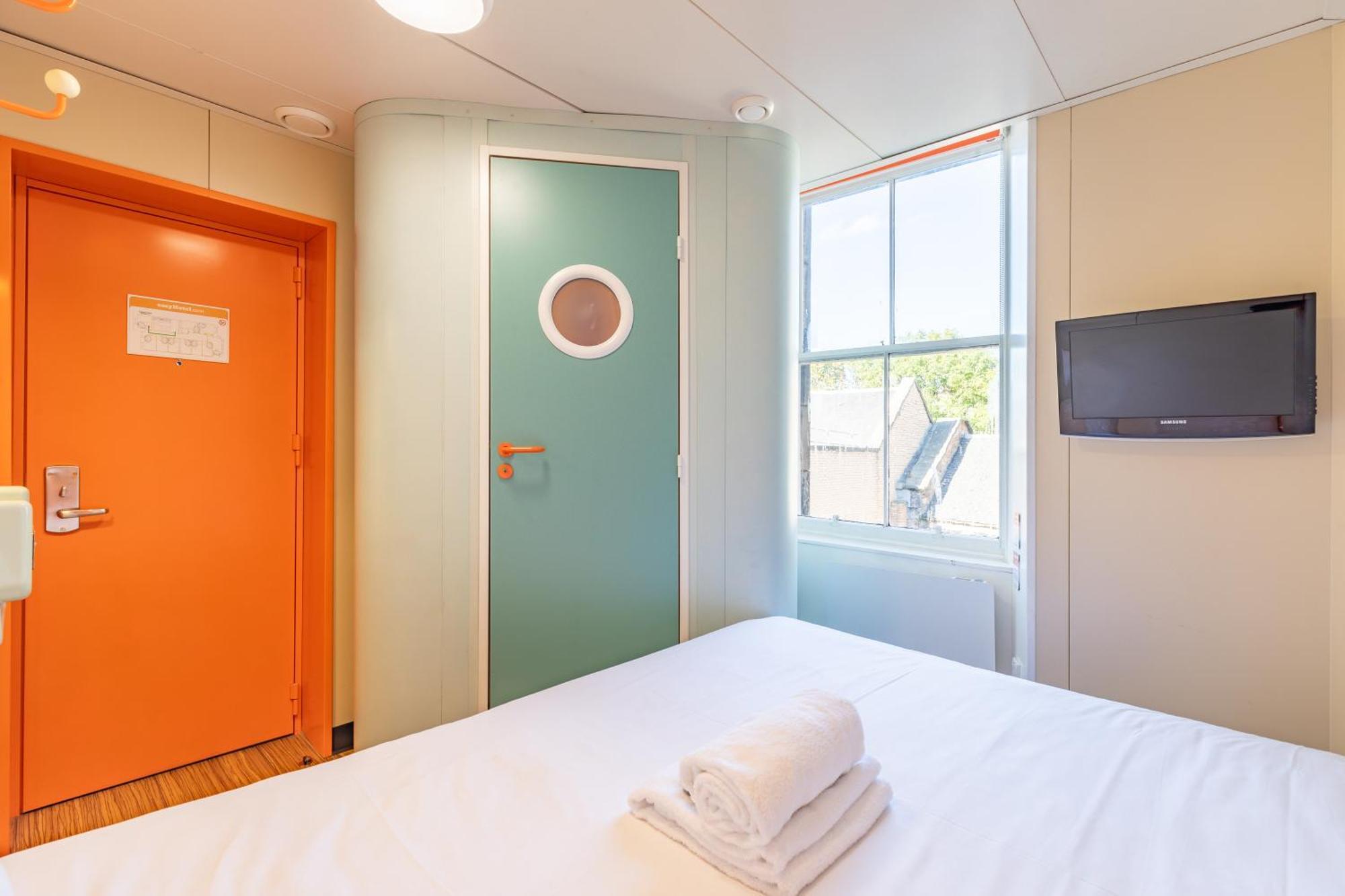 Easyhotel EDI Exteriér fotografie