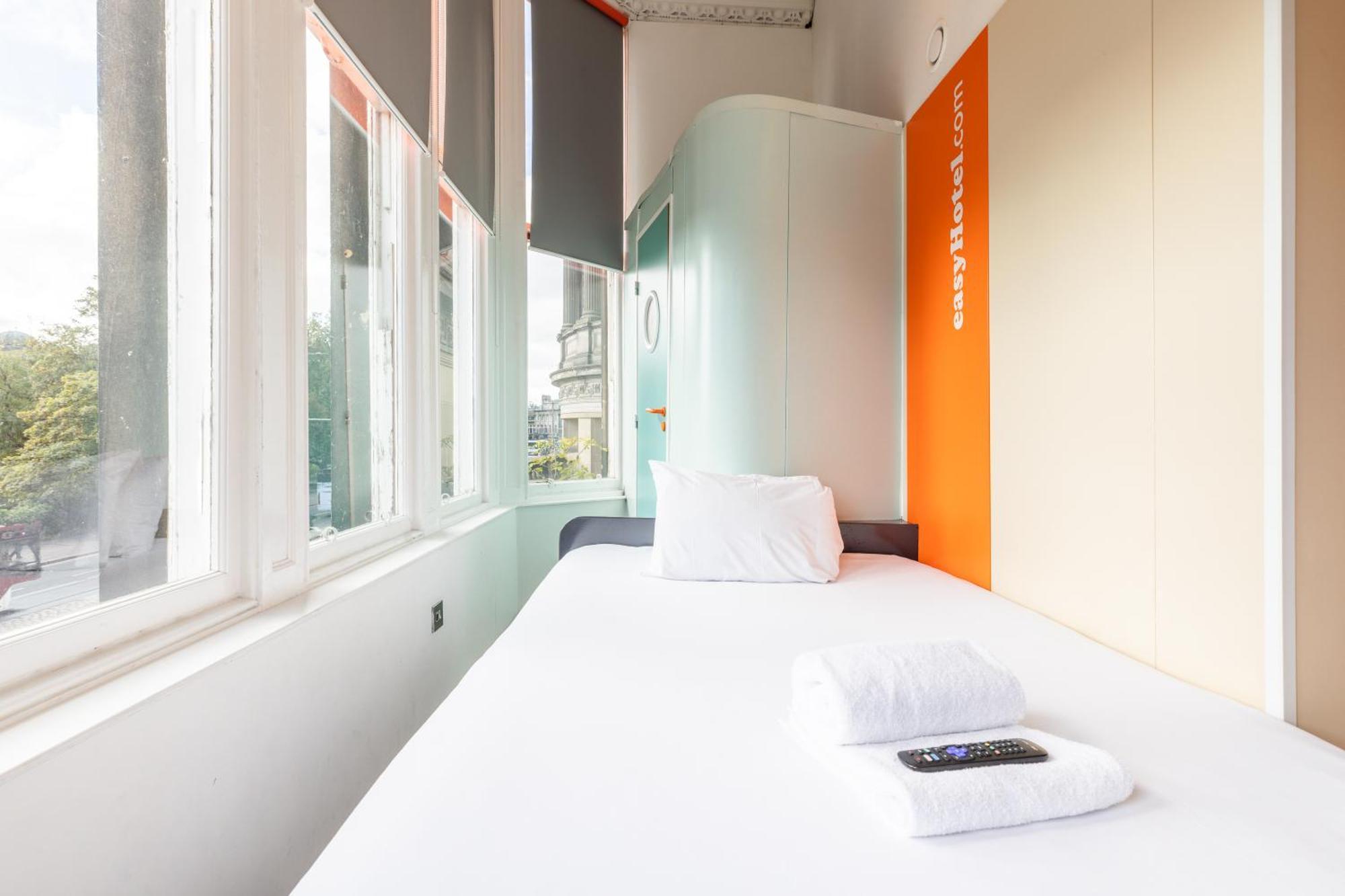 Easyhotel EDI Exteriér fotografie