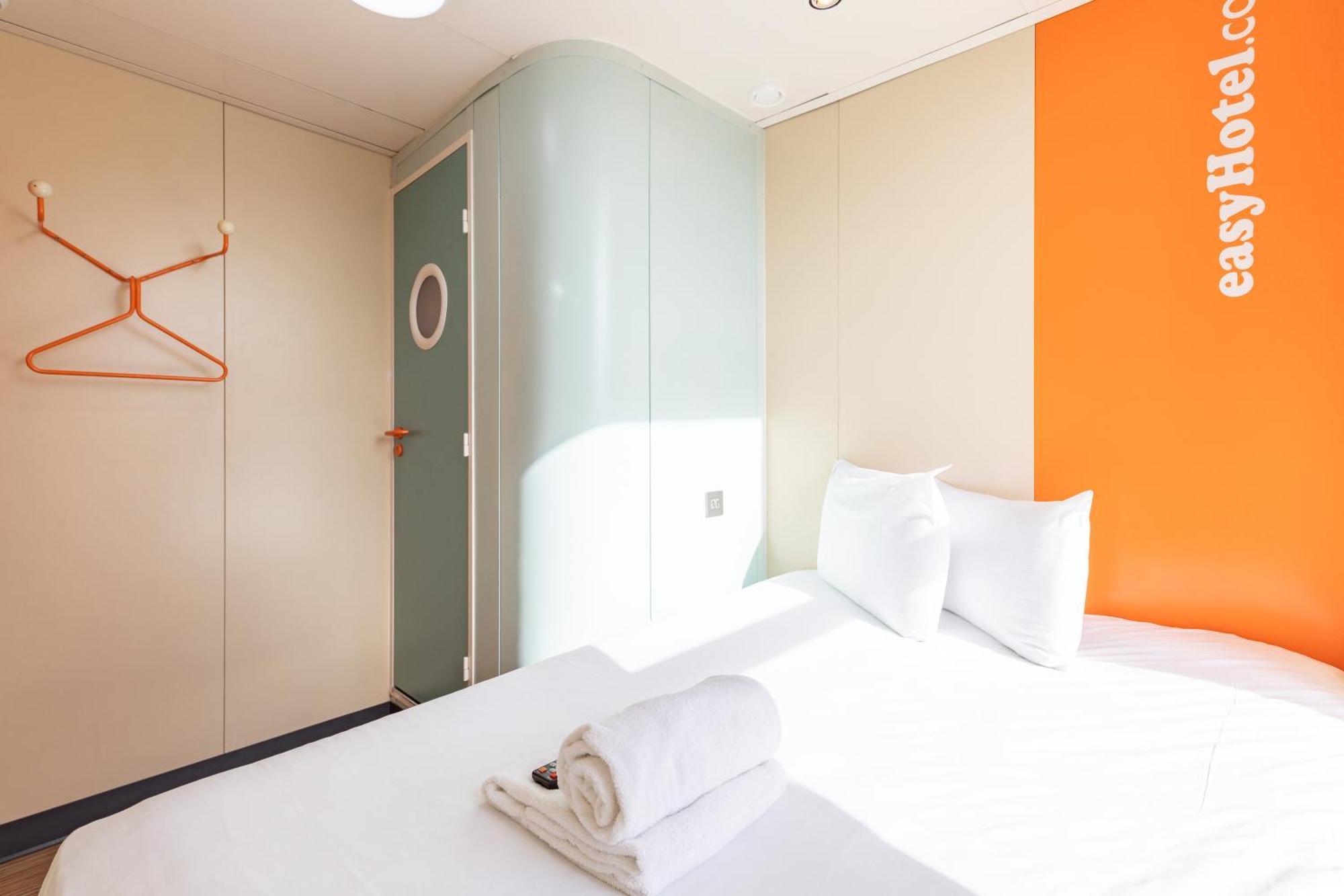 Easyhotel EDI Exteriér fotografie